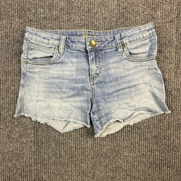 Kut from the Kloth Pants - KUT from the Kloth Gidget Fray Womens Light Wash Raw Hem Denim Jean Short Size 6